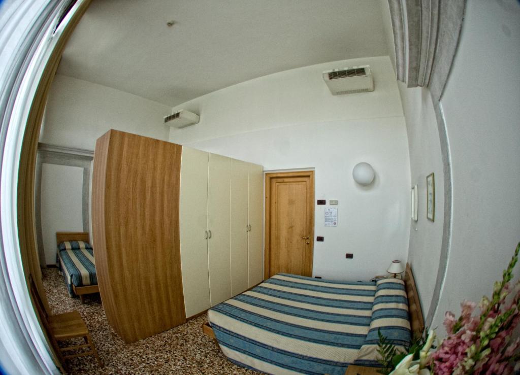 Vierbettzimmer mit Gemeinschaftsbad
